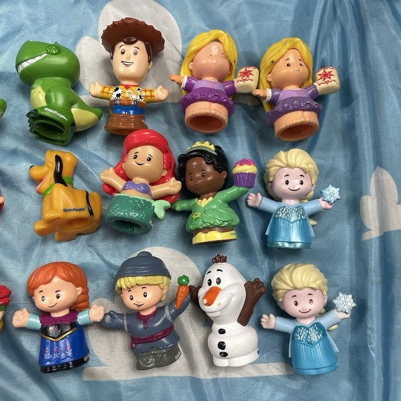 Lot Of 102 Fisher Price Little People Figures Toys Disney + Cars - Picture 8 of 9